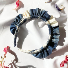 Load image into Gallery viewer, Navy Print Rouched headband