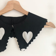 Load image into Gallery viewer, Loveheart Pointy Collar