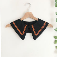Load image into Gallery viewer, Black Cotton Pointy Collar