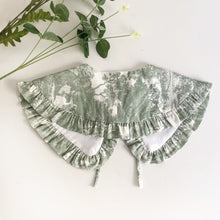 Load image into Gallery viewer, Printed Cotton Removable Frill collar- Green