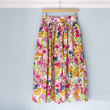 Load image into Gallery viewer, Field of Flower Print Viscose Midi Skirt