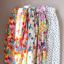 Load image into Gallery viewer, Field of Flower Print Viscose Midi Skirt