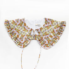 Load image into Gallery viewer, Spring Ditsy Floral Detachable Collar