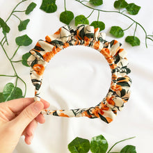 Load image into Gallery viewer, Peach Print Rouched headband
