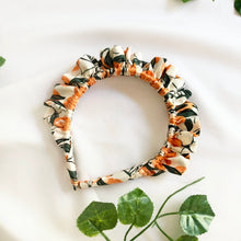 Load image into Gallery viewer, Peach Print Rouched headband