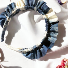 Load image into Gallery viewer, Navy Print Rouched headband