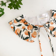 Load image into Gallery viewer, Peach Print Detachable Peter Pan Collar