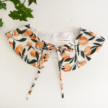 Load image into Gallery viewer, Peach Print Detachable Peter Pan Collar