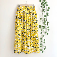Load image into Gallery viewer, Yellow Floral Print Midi Skirt