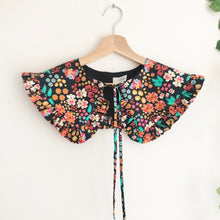 Load image into Gallery viewer, Vibrant Floral Print Detachable Collar
