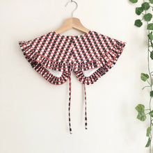Load image into Gallery viewer, Navy Check Print Detachable Collar