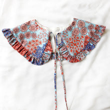 Load image into Gallery viewer, Blue Ditsy Floral Print Detachable Collar