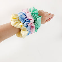 Load image into Gallery viewer, Set of 4 Pastel Colour Cotton Printed Scrunchie