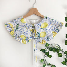 Load image into Gallery viewer, Tile Print Detachable Collar