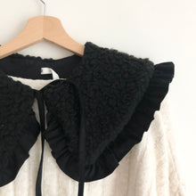 Load image into Gallery viewer, Oversized Sherpa Collar, Frill collar, Detachable Frill collar- Black