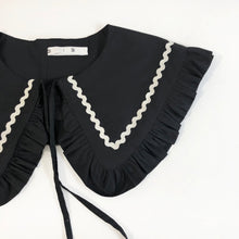 Load image into Gallery viewer, Black Detachable Collar with Ric Rac Trim