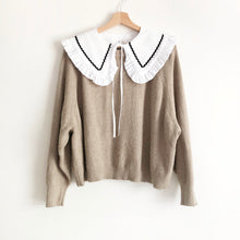 Load image into Gallery viewer, White Detachable Collar with Ric Rac Trim