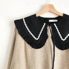 Load image into Gallery viewer, Black Detachable Collar with Ric Rac Trim