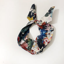 Load image into Gallery viewer, Winter Floral Print Cotton Wire Headband