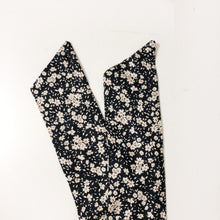 Load image into Gallery viewer, Ditsy Flora Print Cotton Wire Headband