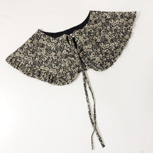 Load image into Gallery viewer, Black Floral Cotton Removable Frill collar