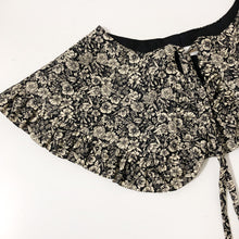 Load image into Gallery viewer, Black Floral Cotton Removable Frill collar