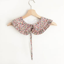 Load image into Gallery viewer, Vintage Floral Print Detachable Collar