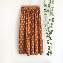 Load image into Gallery viewer, Gleaming Sun Viscose Midi Skirt