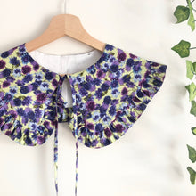 Load image into Gallery viewer, Purple Floral Print Detachable Collar