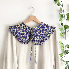 Load image into Gallery viewer, Purple Floral Print Detachable Collar