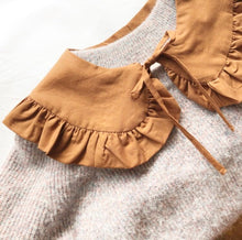 Load image into Gallery viewer, Tan Cotton Removable Frill collar