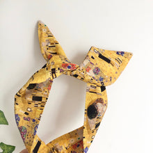 Load image into Gallery viewer, The Kiss Print Cotton Wire Headband