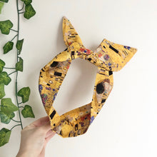 Load image into Gallery viewer, The Kiss Print Cotton Wire Headband