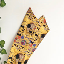 Load image into Gallery viewer, The Kiss Print Cotton Wire Headband