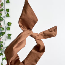 Load image into Gallery viewer, Caramel Cotton Wire Headband
