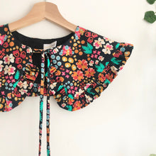 Load image into Gallery viewer, Vibrant Floral Print Detachable Collar
