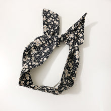 Load image into Gallery viewer, Ditsy Flora Print Cotton Wire Headband
