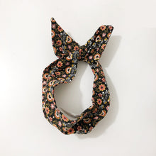 Load image into Gallery viewer, Corduroy Floral Print Cotton Wire Headband
